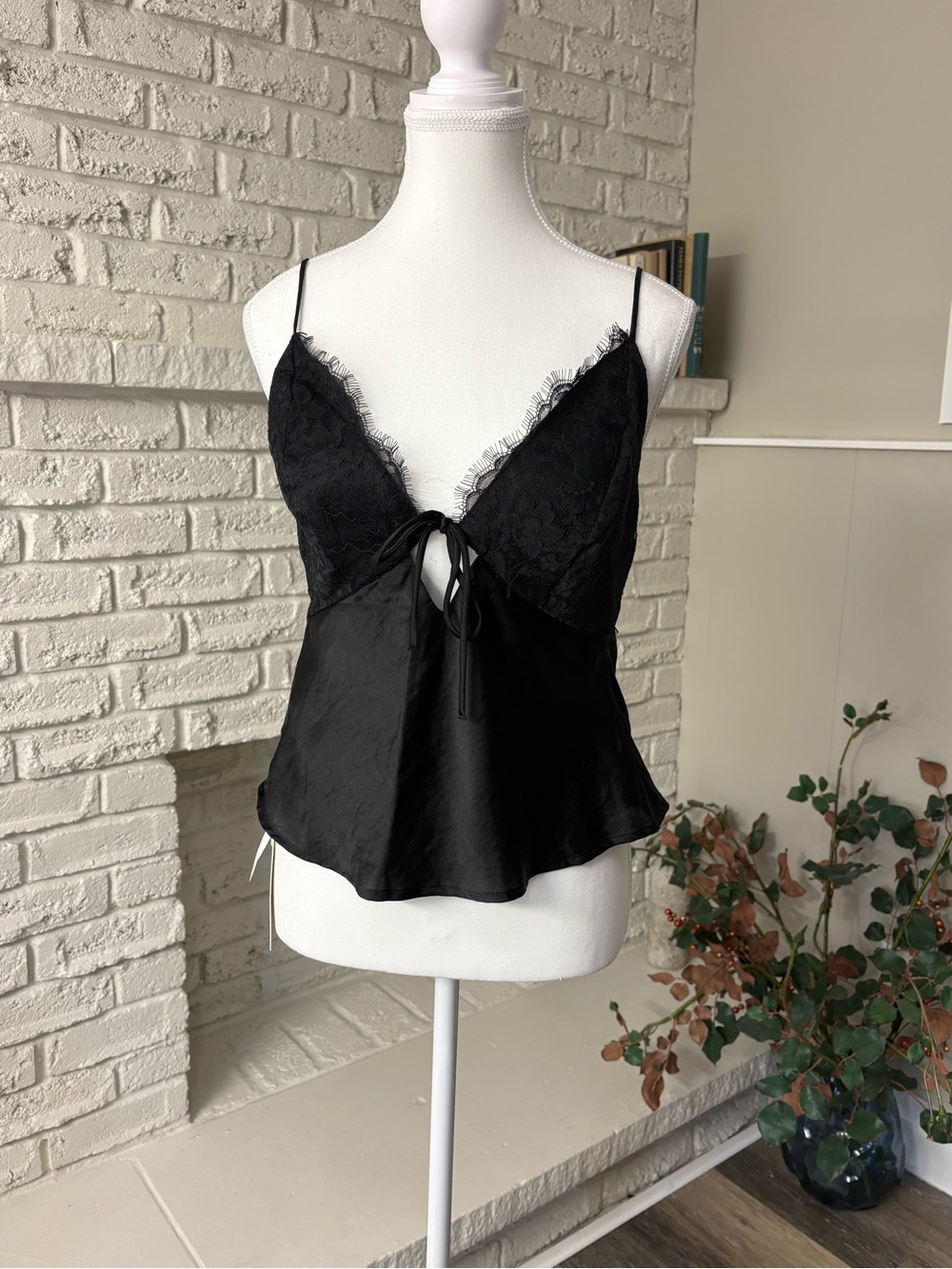 NWT Abercrombie Black Bella Lace Satin Tie-Front Cami Top S